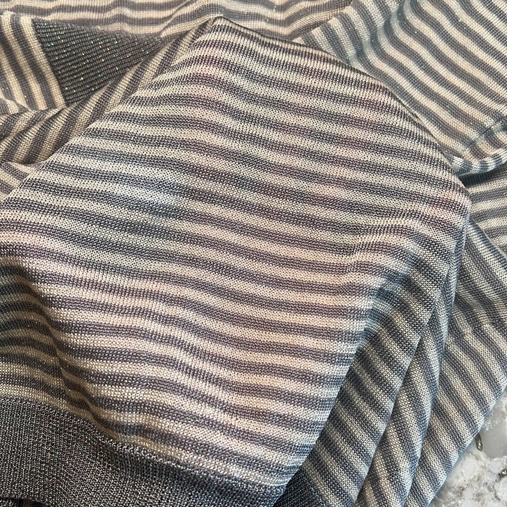 EUC Gap Maternity Long Sleeve Striped Top with Metallic/Sparkly Threads • Small - Picture 5 of 5